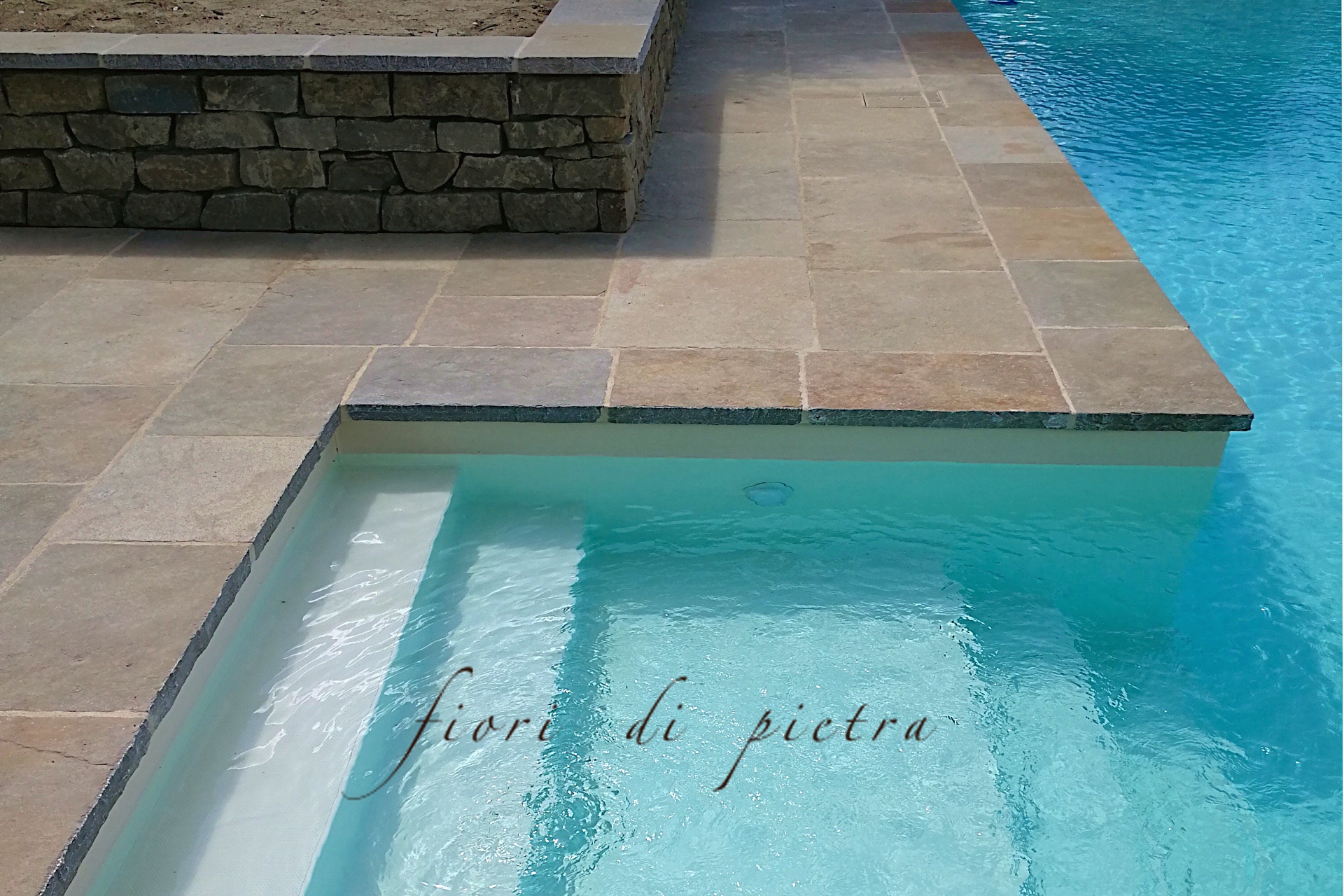 Projects Piscine with VECCHIA TOSCANA stone