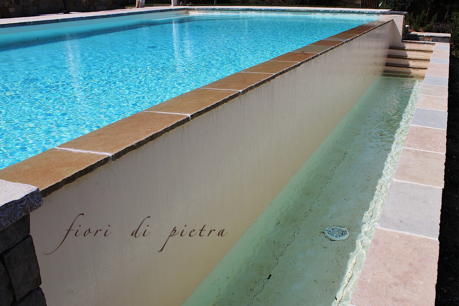 Projects Piscine with VECCHIA TOSCANA stone